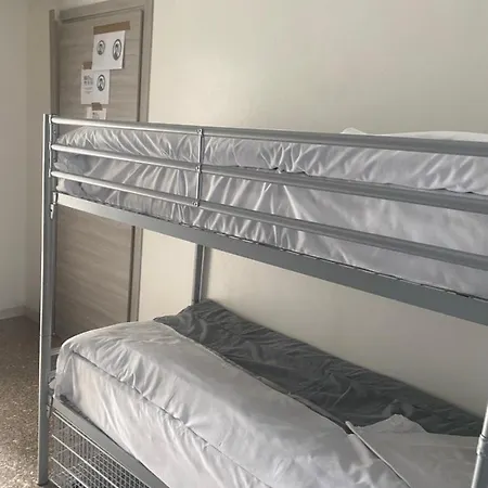 Mrhostel Milan