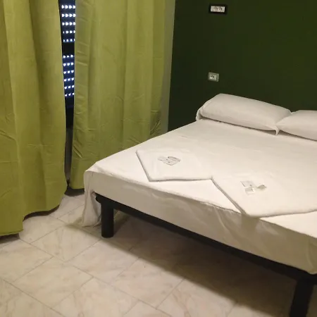 Mrhostel Hostel *