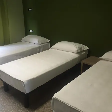 米兰酒店 旅馆 米兰